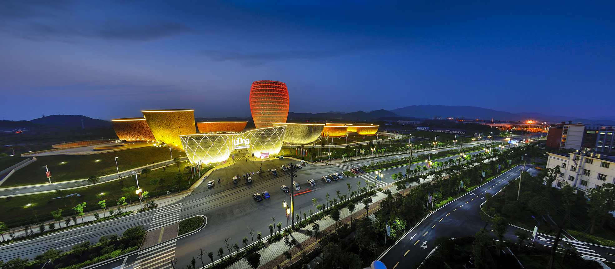 釉下五彩，中國(guó)瓷都 ——《醴陵市陶瓷文化園總體策劃與規(guī)劃》