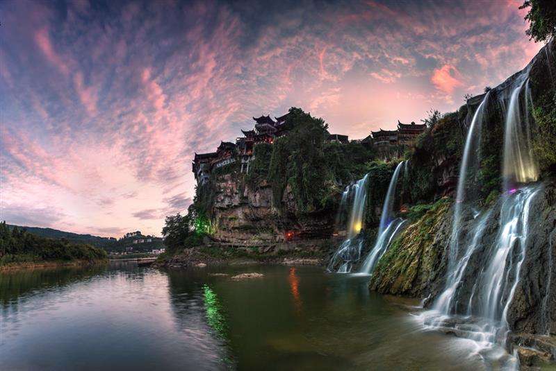 遠(yuǎn)景智庫(kù)為永順繪制“旅游扶貧”路線圖